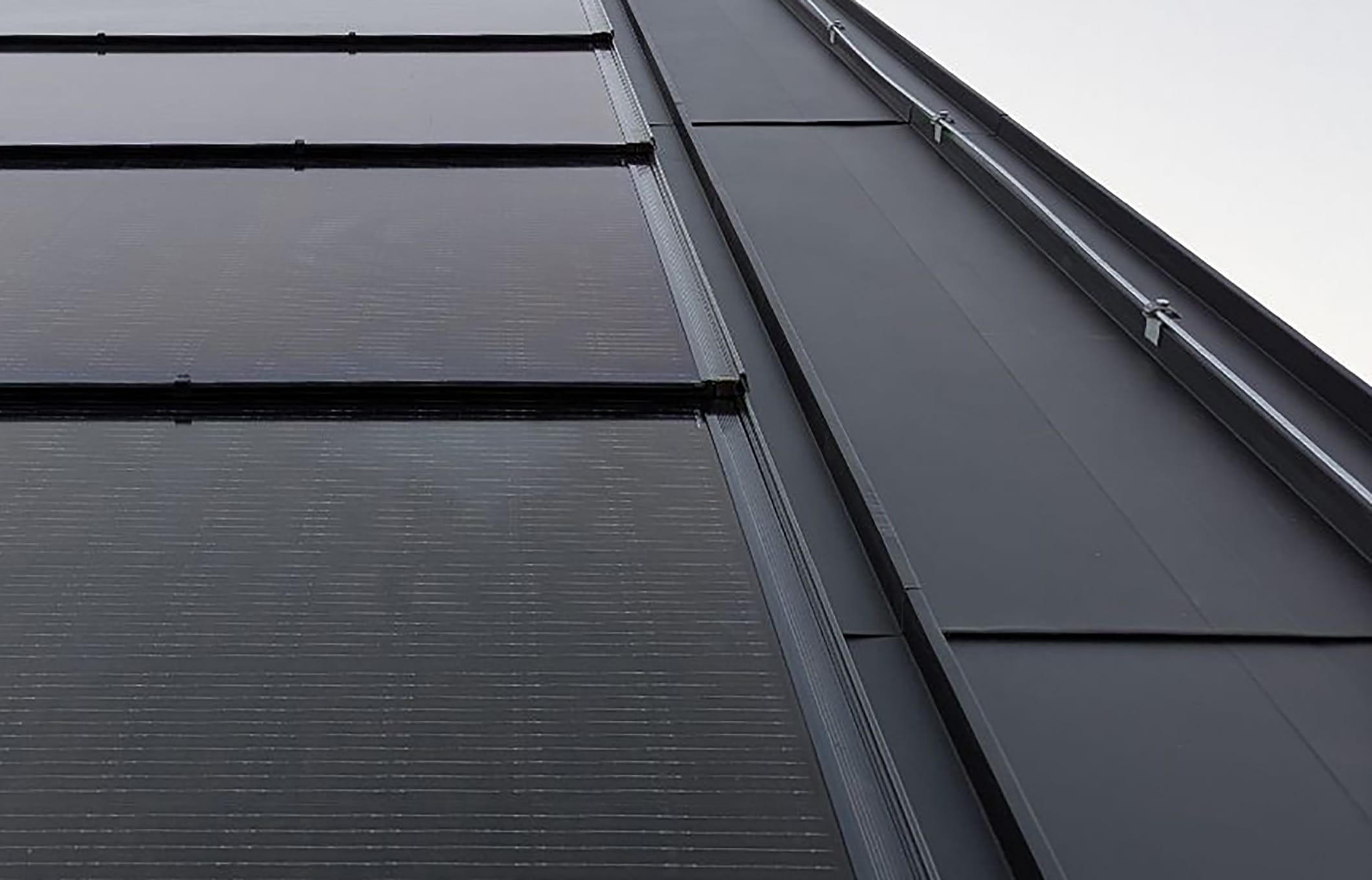 Elegant Hombee Roof integrated solar roof with photovoltaic panels.