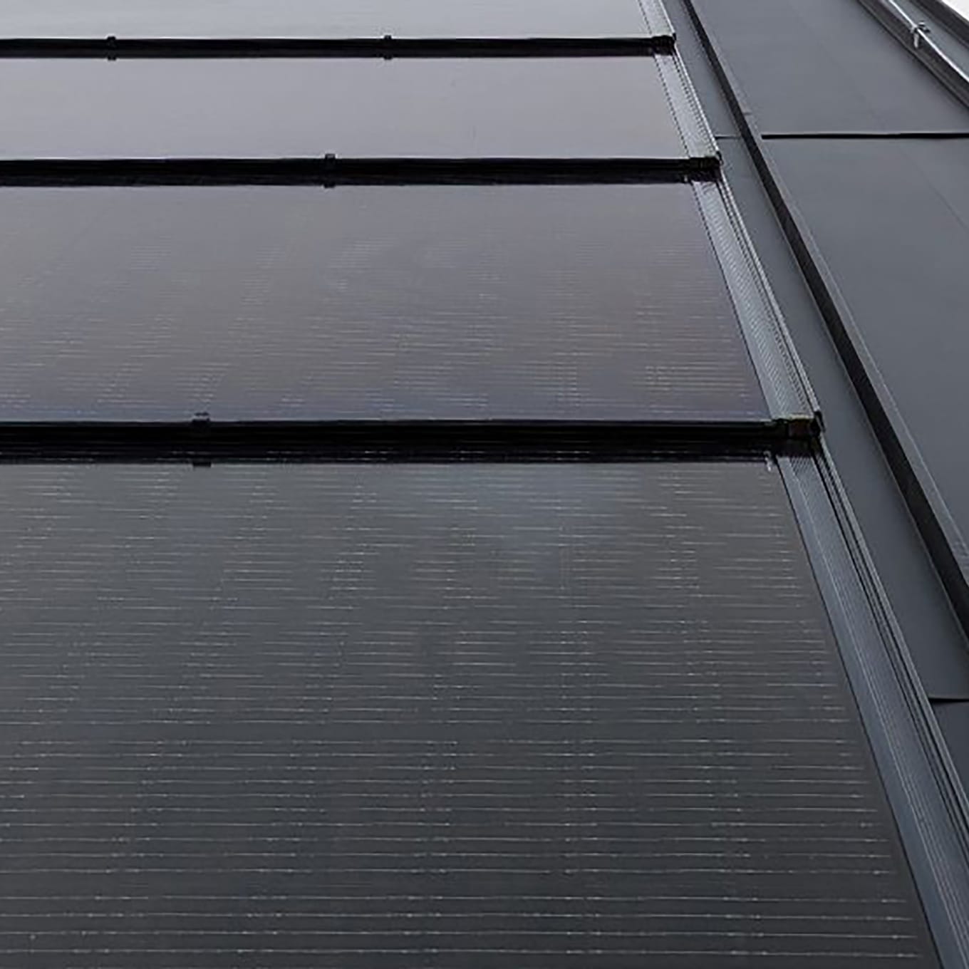 Elegant Hombee Roof integrated solar roof with photovoltaic panels.